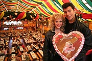 auch vor oder nach dem Oktoberfest ein Tipp: Grease noch bis zum 6.10.2006 (Foto: Martin Schmitz)